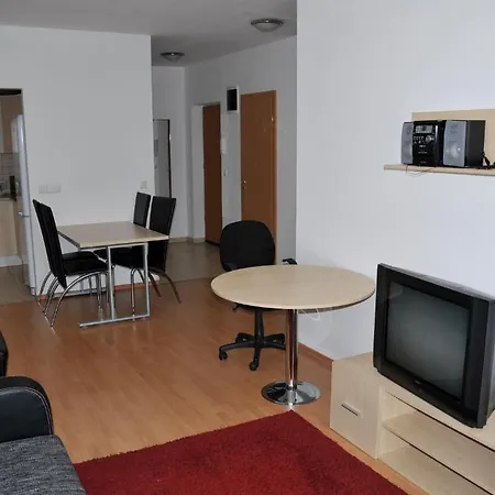 Ξενοδοχείο Anita Apartman *